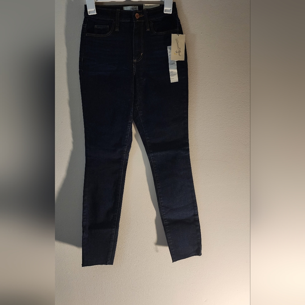 K. Universal tgread Dark Blue women's Jeans